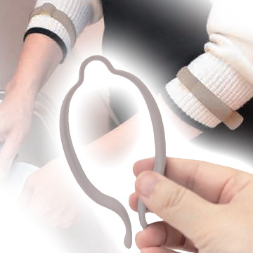 袖のズレ落ちをとめるアームクリップ